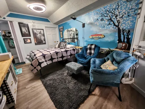 Lovely retro island studio