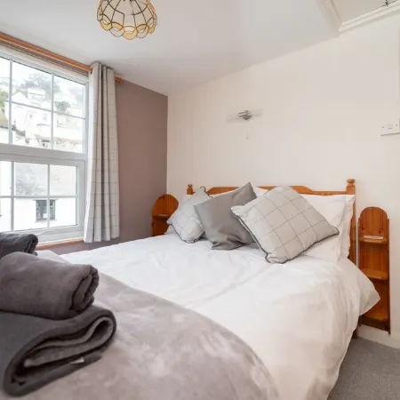 Tranquil Fisherman's Cottage a Minute From The Beach with free reserved parking Hotels in Looe