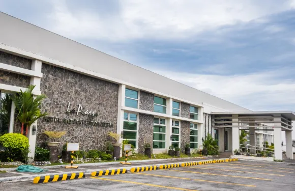 香格里拉廣場飯店和會議中心