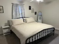 Cozy Three bedroom home in Central Farmington