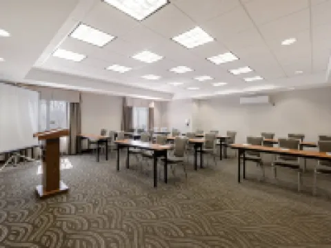 Hampton Inn & Suites Tulare Hotels in Tulare