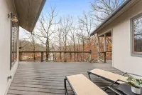 Lakefront Home-NEW Hot Tub- Water Access from Yard-Kayaks-Patio-Game Room