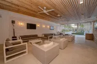 The Pointe on 30A. Included 2 Chairs with 1 Umbrella Beach Set up + 2 Bikes