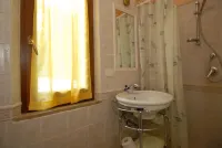 Chalet Romantic and peaceful - one bedroom, covered panoramic terrace barbecue