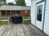 Lakeshore Legacy - Cozy 4 Bedroom on BlueDog Lake - Great for Families & Friends - Homestays