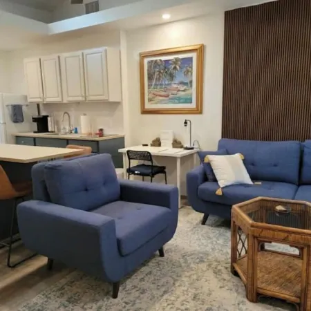 Cocoa Village Hideaway - 1 Bedroom/1 Bath Walk to Riverfront and Restaurants