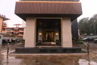Hotel Vasundhara Palace Hotels near Triveni Ghat