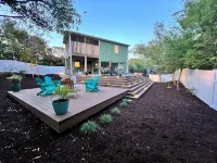 Beach Getaway Heart of E.I.- Dog Friendly Fenced yard, HotTub, FirePit, GameRoom