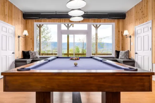 Bryce Resort Retreat in Shenandoah w/ Amazing Views