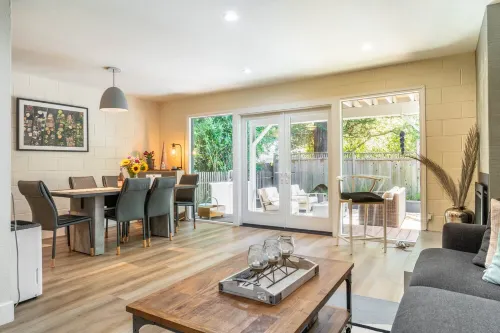 Bay Area Getaway -The Best in Downtown Mill Valley - Tesla Charger ,Yard FirePit