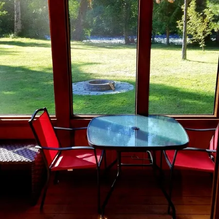 Riverfront Luxury Cabin #9 at The Log Cabin Inn