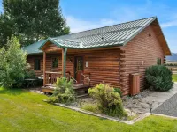 Moose Horn Lodge- A Clean Cabin for Families, Wedding Goers & Montana Adventures Hotels in Pray
