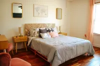 Spacious and stylish 3bd home minutes from beach