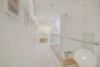 Pool, BBQ, & Centrally Located!