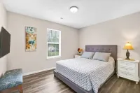 Modern Monroe Home, Close to CLT