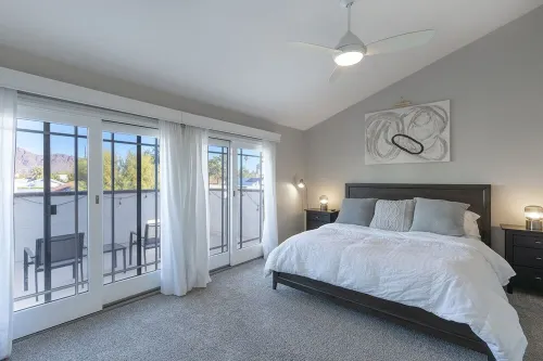Scottsdale Oasis - Private pool & sleeps 10! Minutes to Old Town & airport!