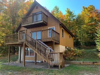 Adirondack Retreat Hotels near Hooper Garnet Mine