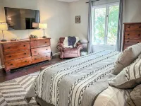 Calhoun Clubhouse 3BR/2BA Home • Sleeps 8 • Fire pit 🔥 • Near #6 & Longleaf ⛳ Hotels in Pinehurst