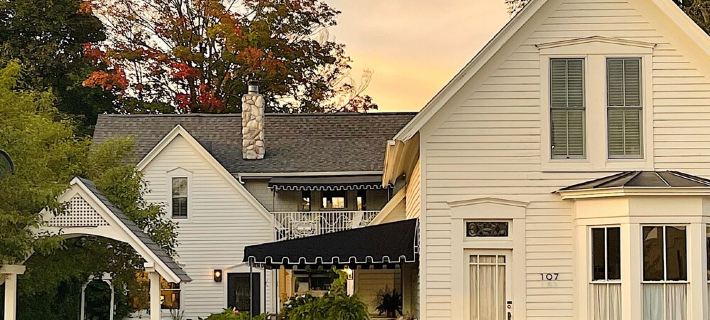 Downtown Charlevoix Boutique Cottage #1 Hotels in Charlevoix