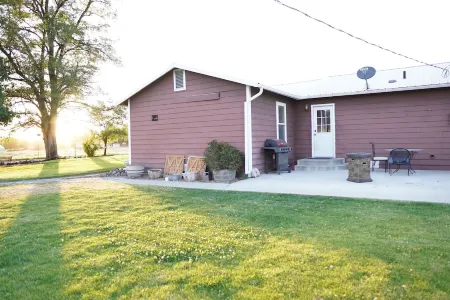 Charming 3-bedroom farmhouse in rural Prosser
