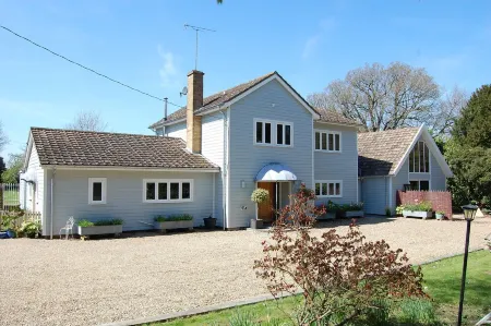 Squirrel, one bedroom barn conversion Отели в г. Саксмандем