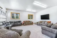 Beautiful home located in the heart of Garden City.