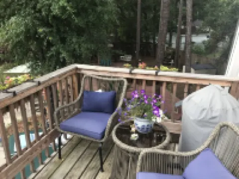 1 BR Studio/Cottage with Pool & Golf Cart/ Near Beach