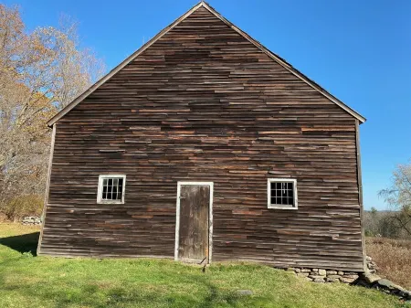 1840's Whaling Captain's Farm Estate, 6-10 Guests