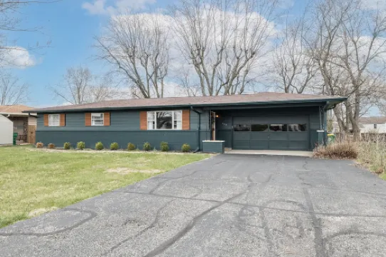 NEW! Cozy Ranch/ Sleeps 8/ 5 Mins to Grand Pk/ Just Mins to Downtown Westfield!