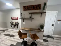 The Wild West Getaway- 204-1 Hotels in Saint Charles