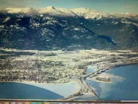Great Location, Relax by Sandpoint City Beach Park or Shop Downtown