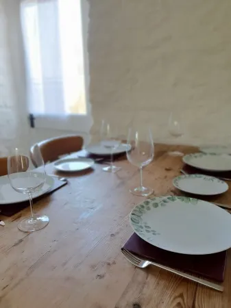 Gorgeous farm cottage, full of rural charm yet close to beaches and castles. Отели в г. Нарберт