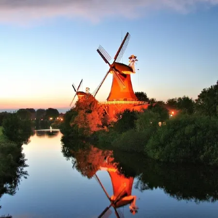 200 year old windmill as a vacation home near Greetsiel. Pet friendly!