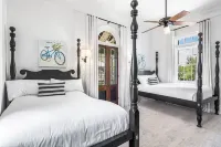 Rosemary Beach Home and Carriage House Sleeps 16 with private pool and courtyard