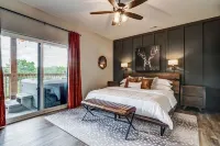 1 Mile to SDC-Hot Tub-Bunk Beds-indoor & outdoor pool-Table Rock Lake