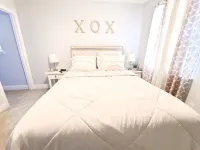 Adorable 1- bedroom guesthouse with free parking