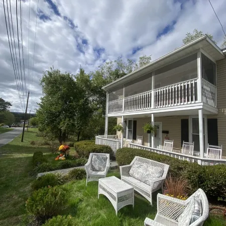 Amazing Location- Skiing Nearby, Hot Tub, TV & Huge Deck! Country Charm Inside!