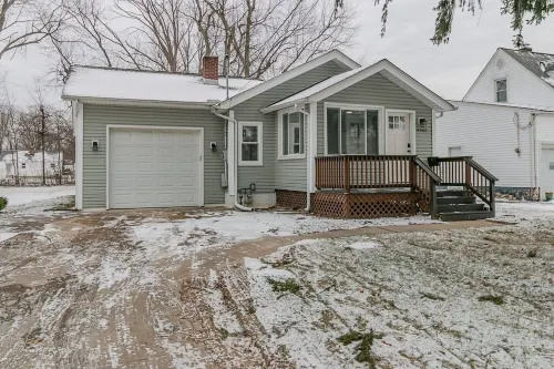 Charming 2 bedroom, 2 bathroom home.