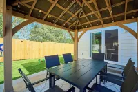 Beach Vibes - AC, Game Room, Arcade, Firepit & Dog Friendly