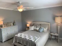 Modern Cheerful Bluegrass Beauty Hotels near Hopemont