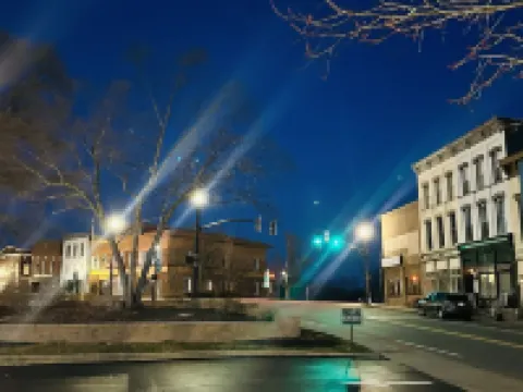 5 minutes from the Ark! Pet friendly