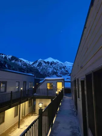 Designer Unit -Town of Telluride, steps to Gondola