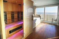 On the Sand - Incredible Beachfront - Awesome Ocean and Island View w/ Elevator!
