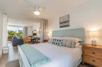 Waterside #16, Free Parking, Walk to Beaches, Pool, WiFi