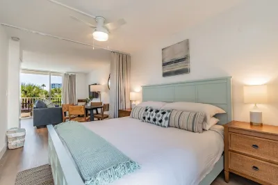 Waterside #16, Free Parking, Walk to Beaches, Pool, WiFi
