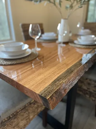 Panoramic Lake View Living with Hot Tub! Pet Friendly!