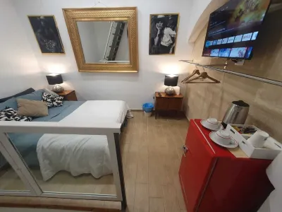 2 Bedroom Private Vacation Home in Bari Hotels in Old Town