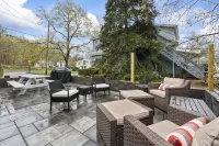 Cute and Cozy Cape in the Heart of Ogunquit Center