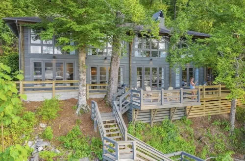 Designer Luxury on Smith Lake/Pool/5BR/3BR/Steps to Water!