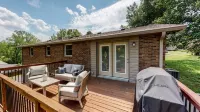 Old Hickory Lakefront home-lots of space for all-Nashville & Airport close